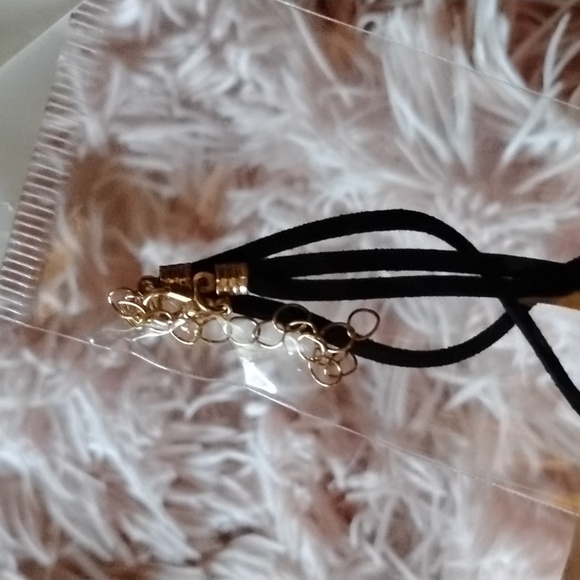 Black lace eye mask, black silk choker and Lace Fingerless Gloves. BLwC3 - Picture 6 of 7